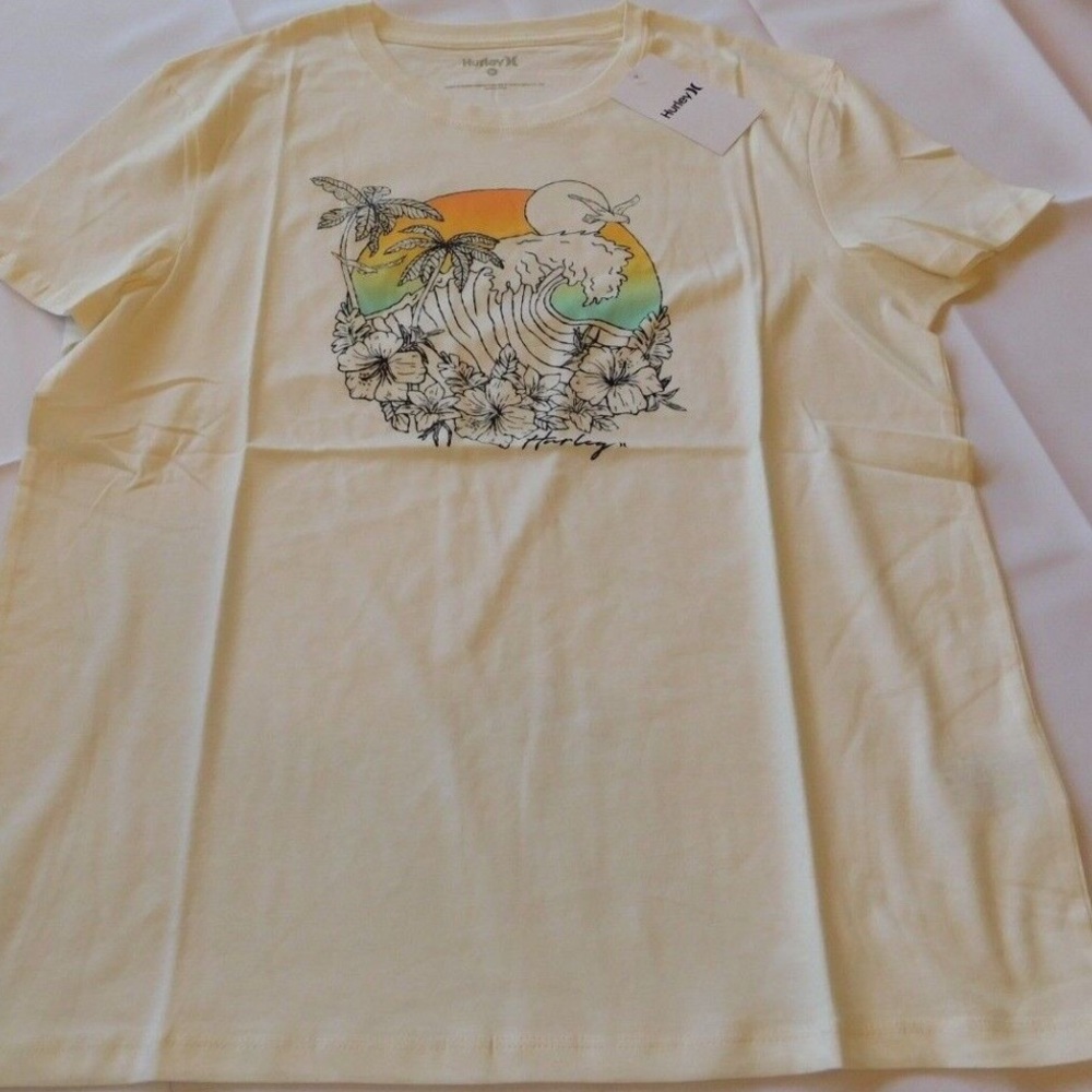 Hurley Juniors Women's Size M med
Short Sleeve t shirt Marsh Off White
TEE NWT